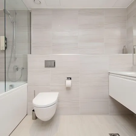 8era Business Executive Rotermanni * تالين