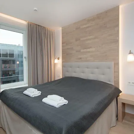 8era Business Executive Rotermanni