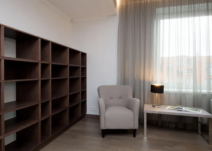 8era Business Executive Rotermanni