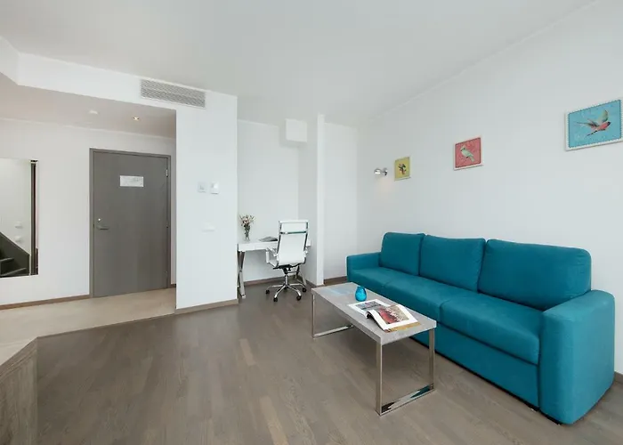 8era 비즈니스 이그제큐티브 로테르마니 아파트먼트 *