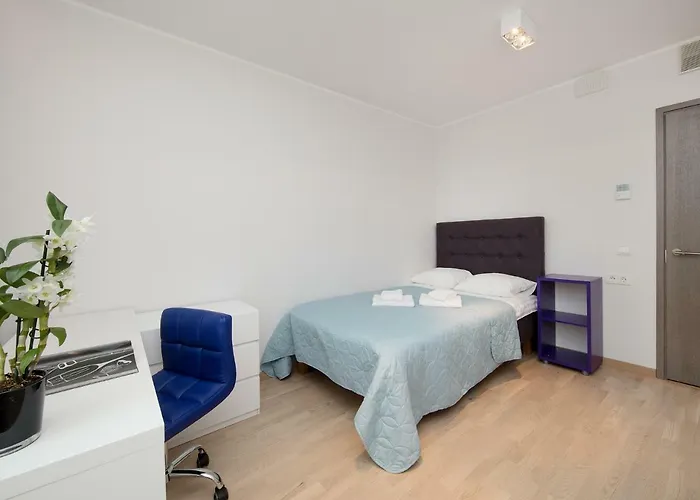 8era Business Executive Rotermanni *