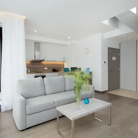 8era 비즈니스 이그제큐티브 로테르마니 아파트먼트 *